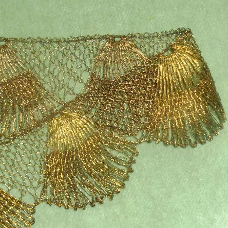 Gold Metal Scalloped Bobbin Lace Trim - French – Vintage Passementerie